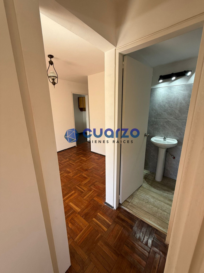 Apartamento ID.57 - Alquiler 1 dormitorio. Muy buen estado. Muy luminoso. La Blanqueada. Portería 24 hs