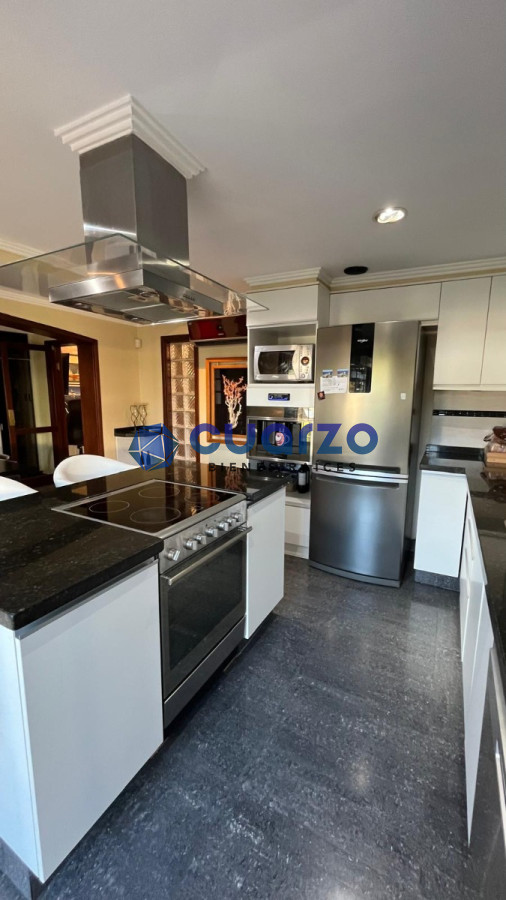 Casa ID.13 - Venta. Fabulosa Casa En Lomas De Solymar. 4 Dormitorios. 4 Baños