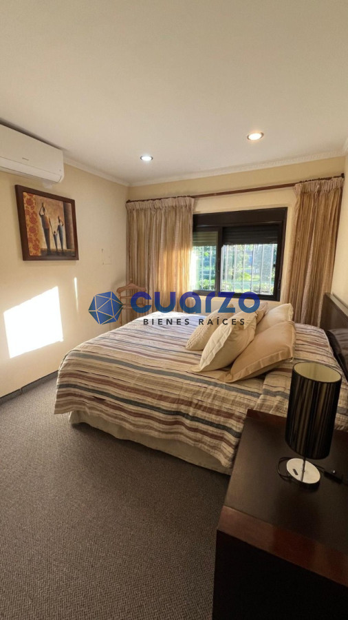 Casa ID.13 - Venta. Fabulosa Casa En Lomas De Solymar. 4 Dormitorios. 4 Baños