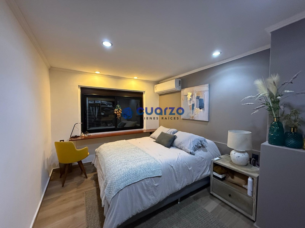 Casa ID.13 - Venta. Fabulosa Casa En Lomas De Solymar. 4 Dormitorios. 4 Baños