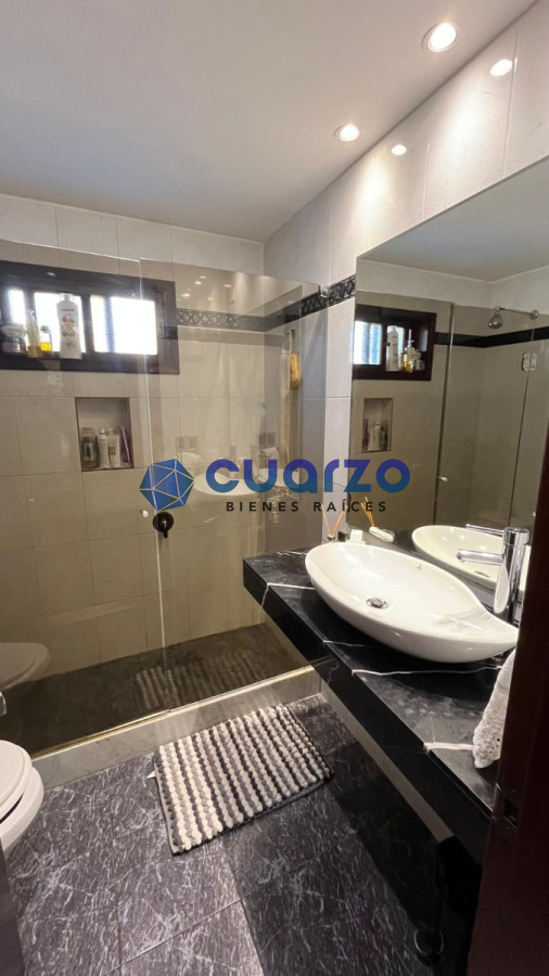 Casa ID.13 - Venta. Fabulosa Casa En Lomas De Solymar. 4 Dormitorios. 4 Baños
