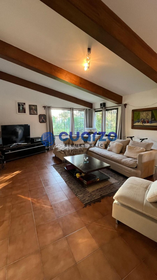 Casa ID.13 - Venta. Fabulosa Casa En Lomas De Solymar. 4 Dormitorios. 4 Baños