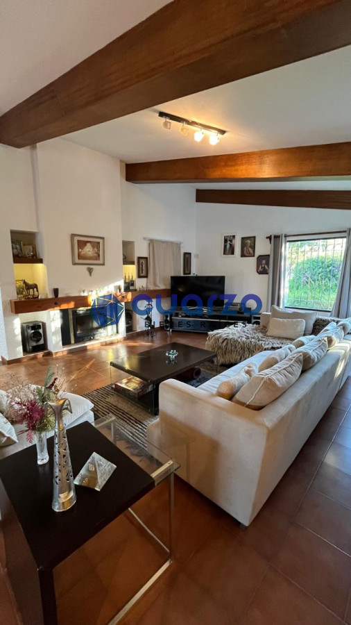 Casa ID.13 - Venta. Fabulosa Casa En Lomas De Solymar. 4 Dormitorios. 4 Baños