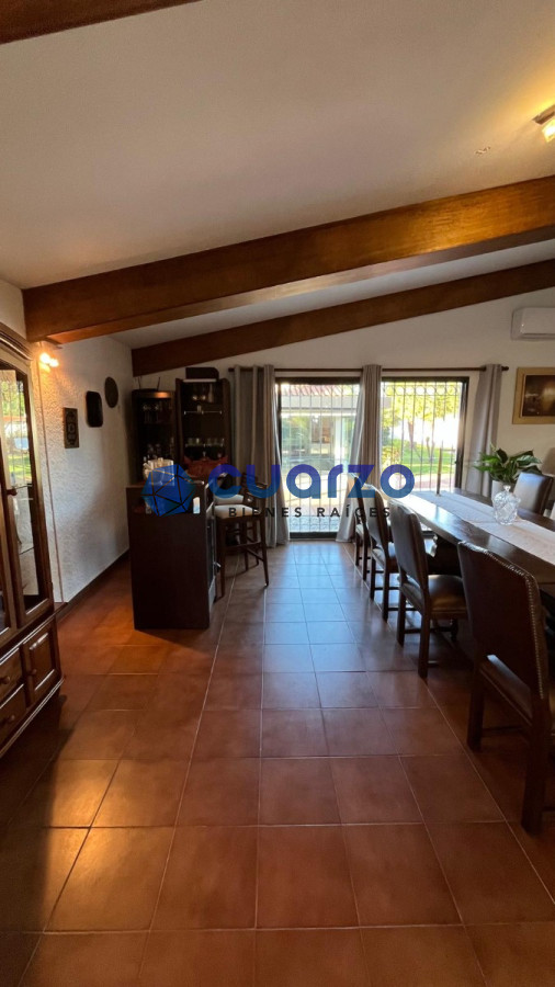 Casa ID.13 - Venta. Fabulosa Casa En Lomas De Solymar. 4 Dormitorios. 4 Baños