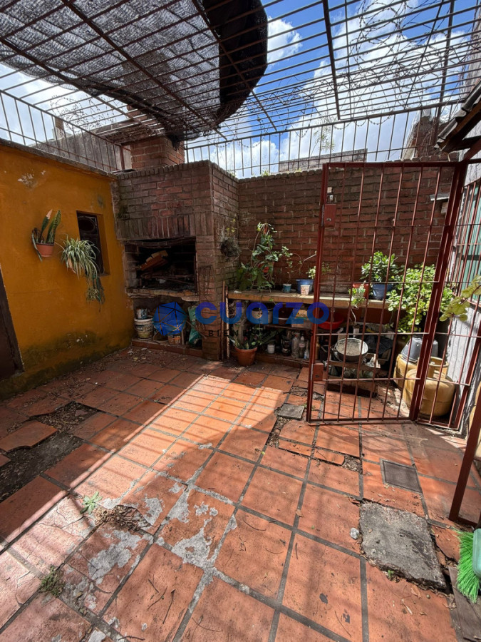 Casa ID.56 - Venta. Casa de 3 (o 4) dormitorios. Garage para 2 autos. Parrillero