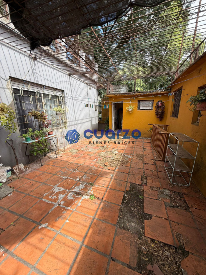 Casa ID.56 - Venta. Casa de 3 (o 4) dormitorios. Garage para 2 autos. Parrillero