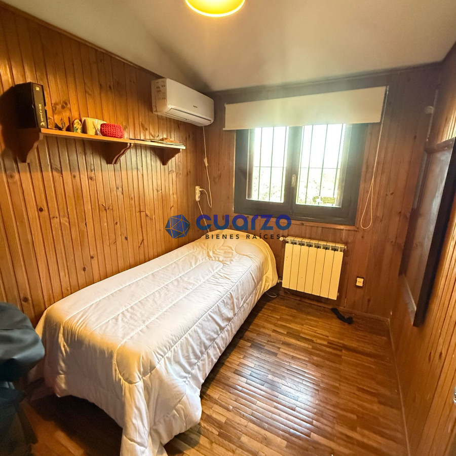 Casa ID.20 - Venta Casa. Sólida construcción. 3 dormitorios. 2 baños. Carrasco Sur. 