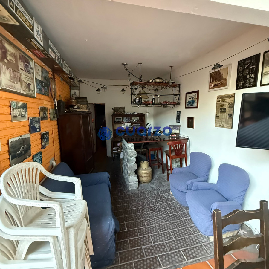 Casa ID.20 - Venta Casa. Sólida construcción. 3 dormitorios. 2 baños. Carrasco Sur. 