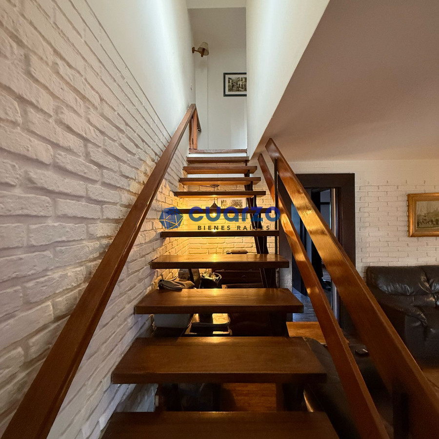 Casa ID.20 - Venta Casa. Sólida construcción. 3 dormitorios. 2 baños. Carrasco Sur. 