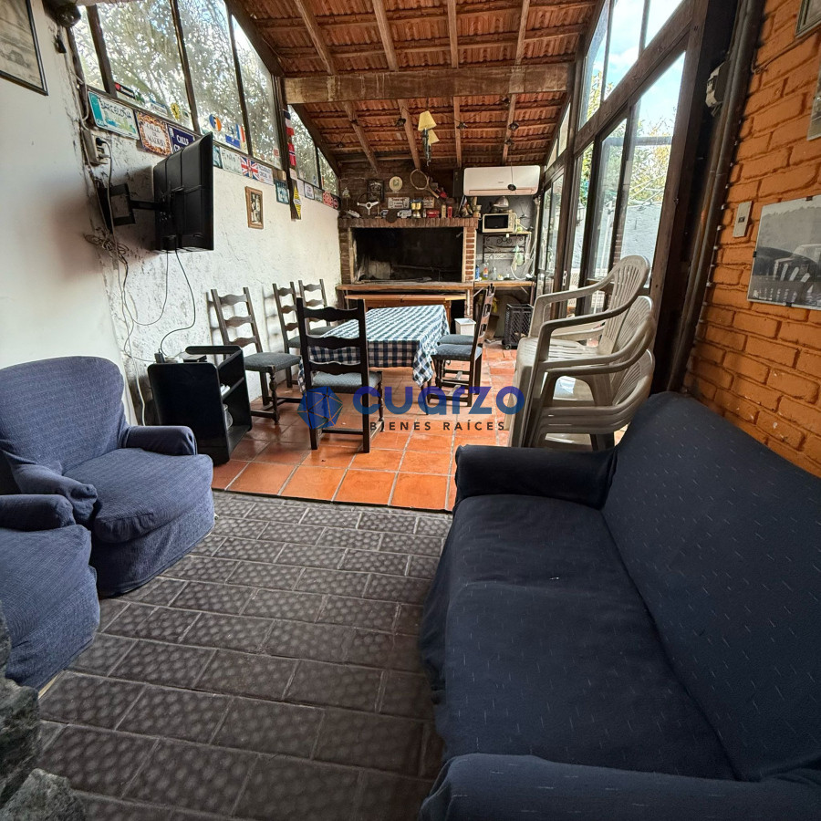 Casa ID.20 - Venta Casa. Sólida construcción. 3 dormitorios. 2 baños. Carrasco Sur. 
