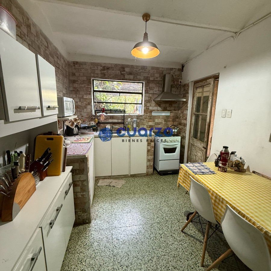 Casa ID.19 - Venta Casa. A reciclar. Muy buen punto. Brazo Oriental