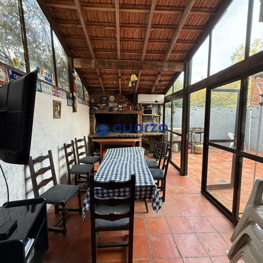 Casa ID.20 - Venta Casa. Sólida construcción. 3 dormitorios. 2 baños. Carrasco Sur. 