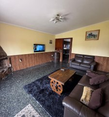 Venta. Muy Linda Casa. Solymar Norte.  3 Dormitorios. 1 Baño Y Servicio Completo. Piscina. Barbacoa