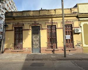 Venta Casa. A reciclar. Muy buen punto. Brazo Oriental
