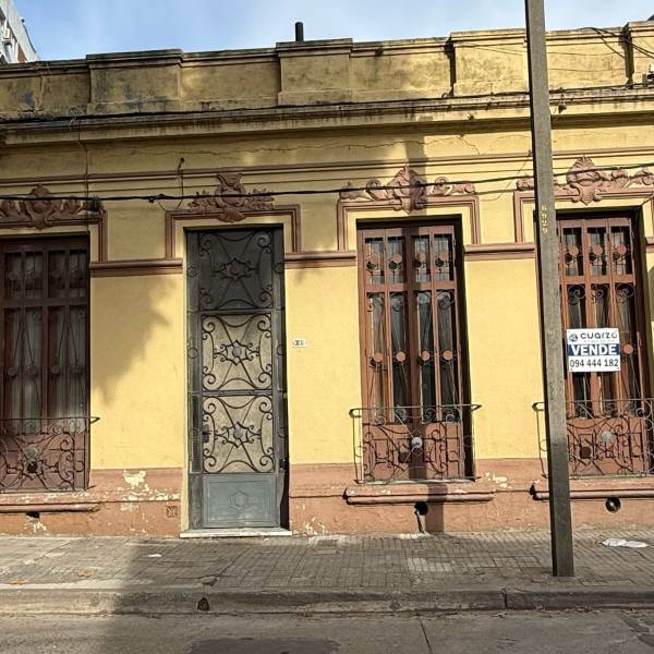 Venta Casa. A reciclar. Muy buen punto. Brazo Oriental