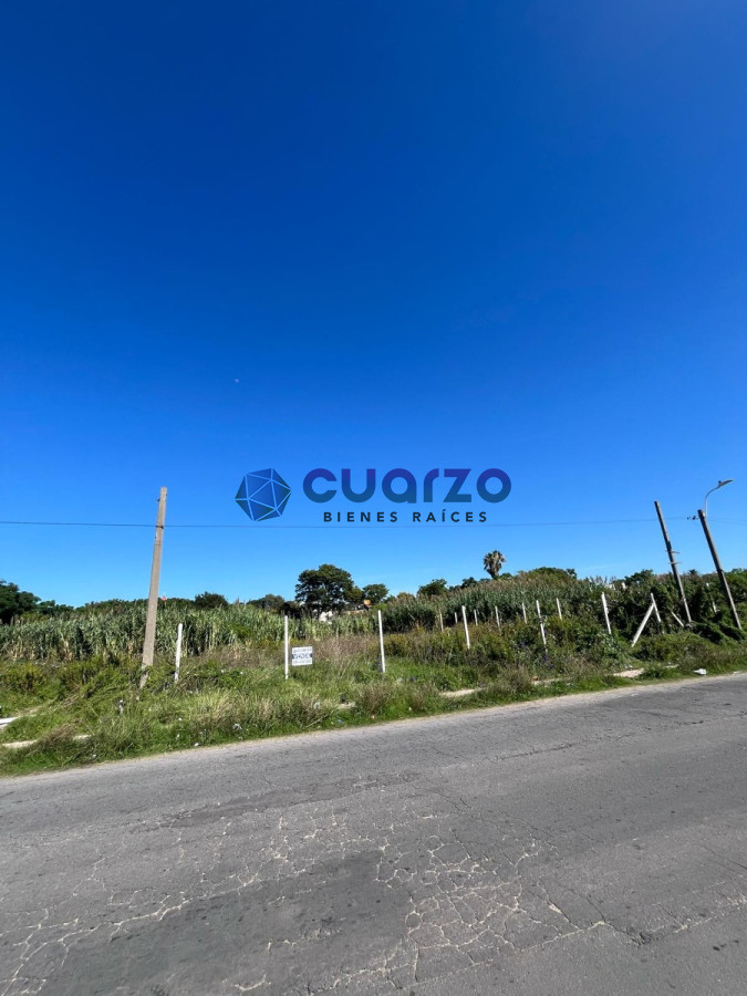Terreno ID.14 - Venta. Gran Terreno Esquina. Cerro. Inmejorable Ubicación. 1800m2