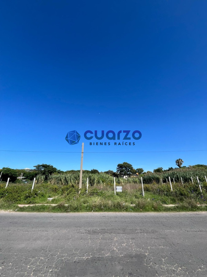 Terreno ID.14 - Venta. Gran Terreno Esquina. Cerro. Inmejorable Ubicación. 1800m2