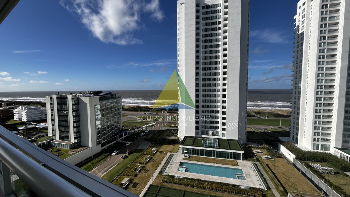 Apartamento esquinero en Look Brava – Playa Brava, Punta del Este - Ref : EQP7630 - EQU7630A