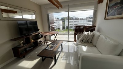 Moderno apartamento con terraza y parrillero en alquiler de temporada - Ref : EQP7835