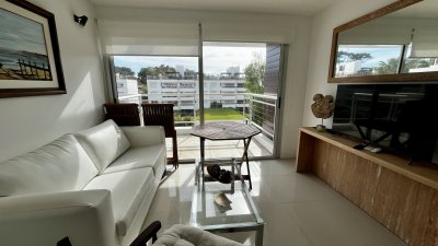 Moderno apartamento con terraza y parrillero en alquiler de temporada - Ref : EQP7834