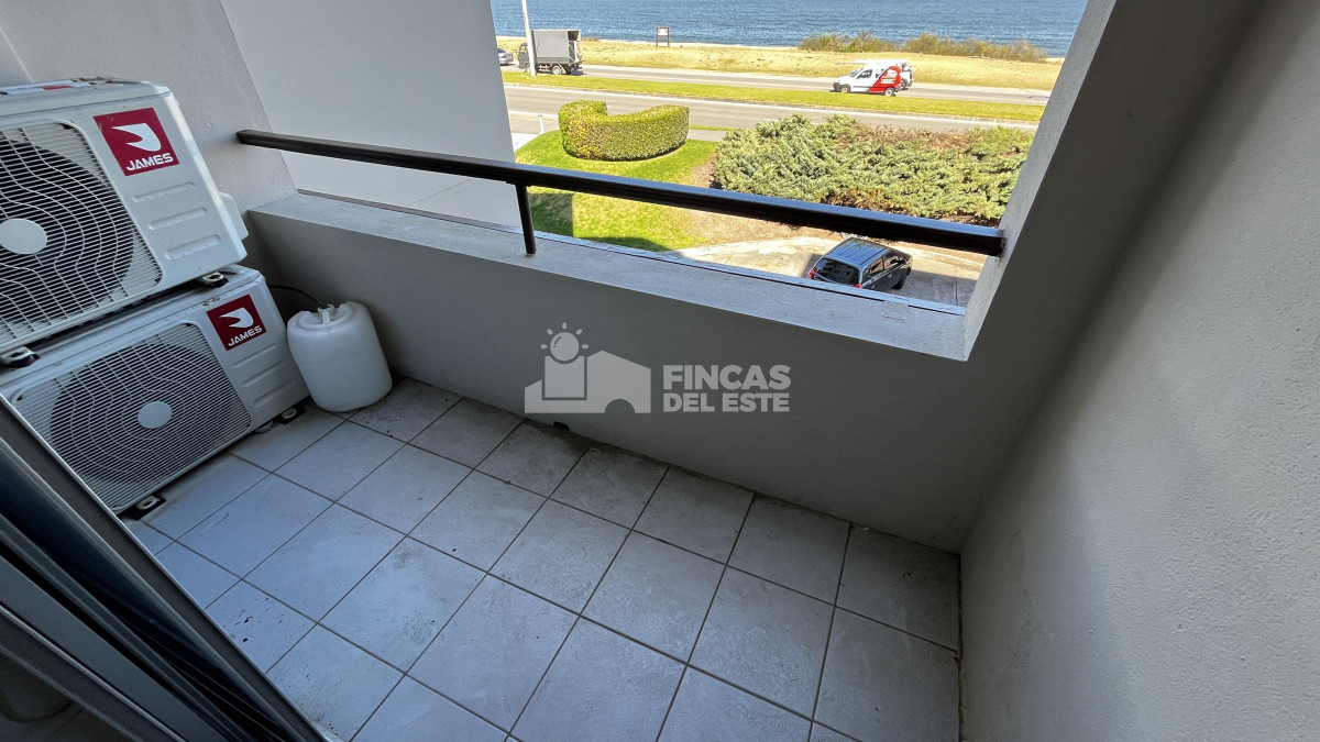 Apartamento ID.2473/Apartamento-frente-al-mar-en-venta-de-2-dormitorios-Pinares - Apartamento frente al mar en venta de 2 dormitorios Pinares