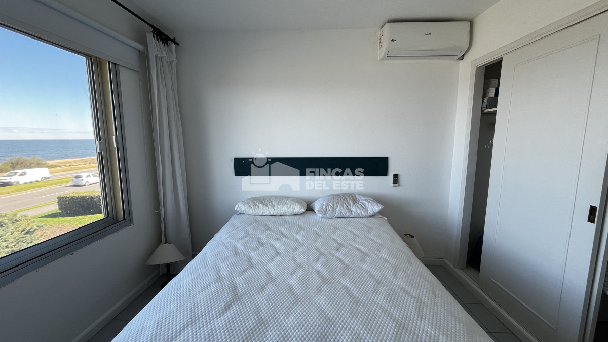 Apartamento ID.2473/Apartamento-frente-al-mar-en-venta-de-2-dormitorios-Pinares - Apartamento frente al mar en venta de 2 dormitorios Pinares