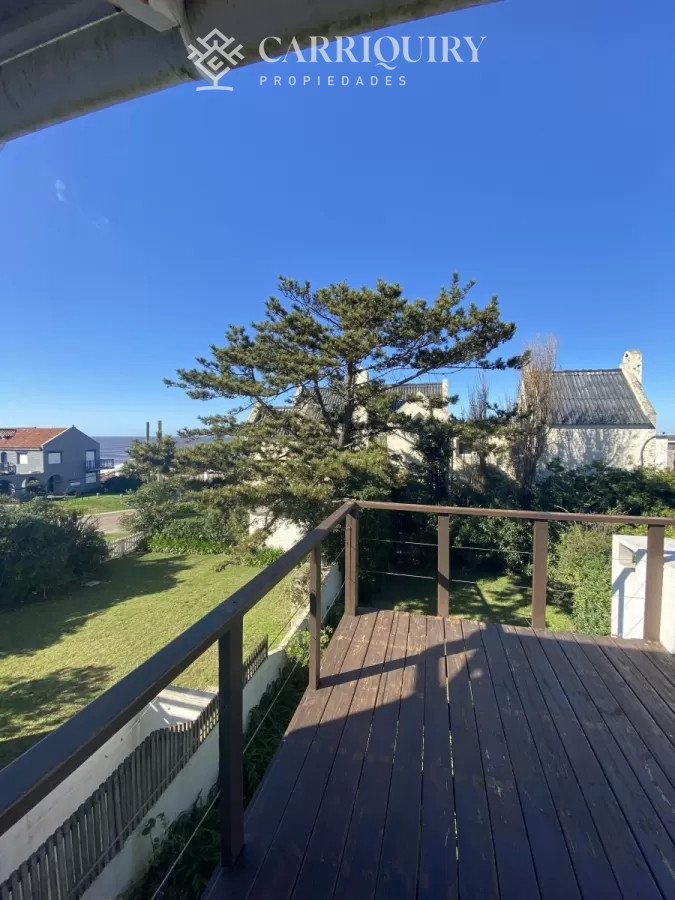 Casa ID.9003/ - Cómodos ambientes, propiedad ideal para vacacionar.