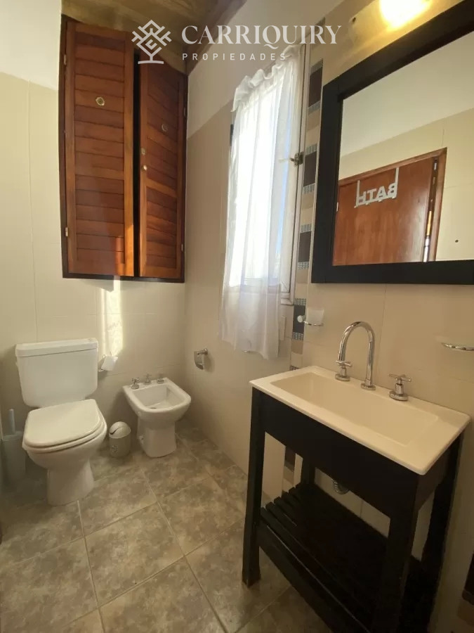 Casa ID.9003/ - Cómodos ambientes, propiedad ideal para vacacionar.