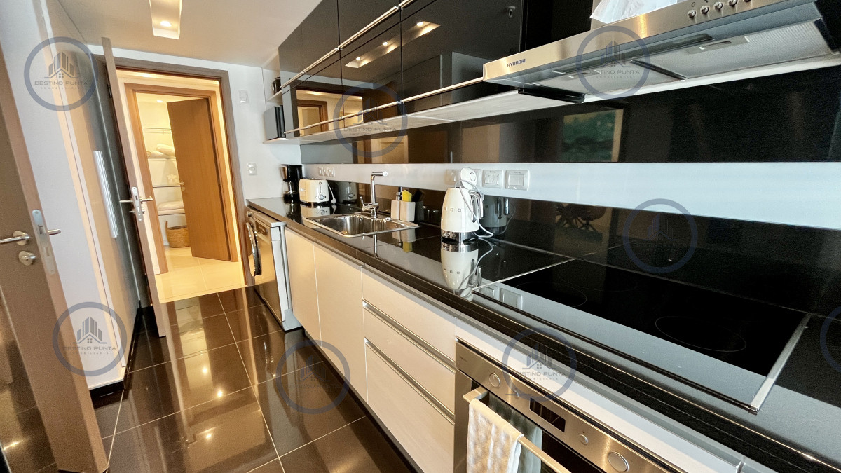 Apartamento ID.2769 - Apartamento esquinero en Look Brava – Playa Brava, Punta del Este