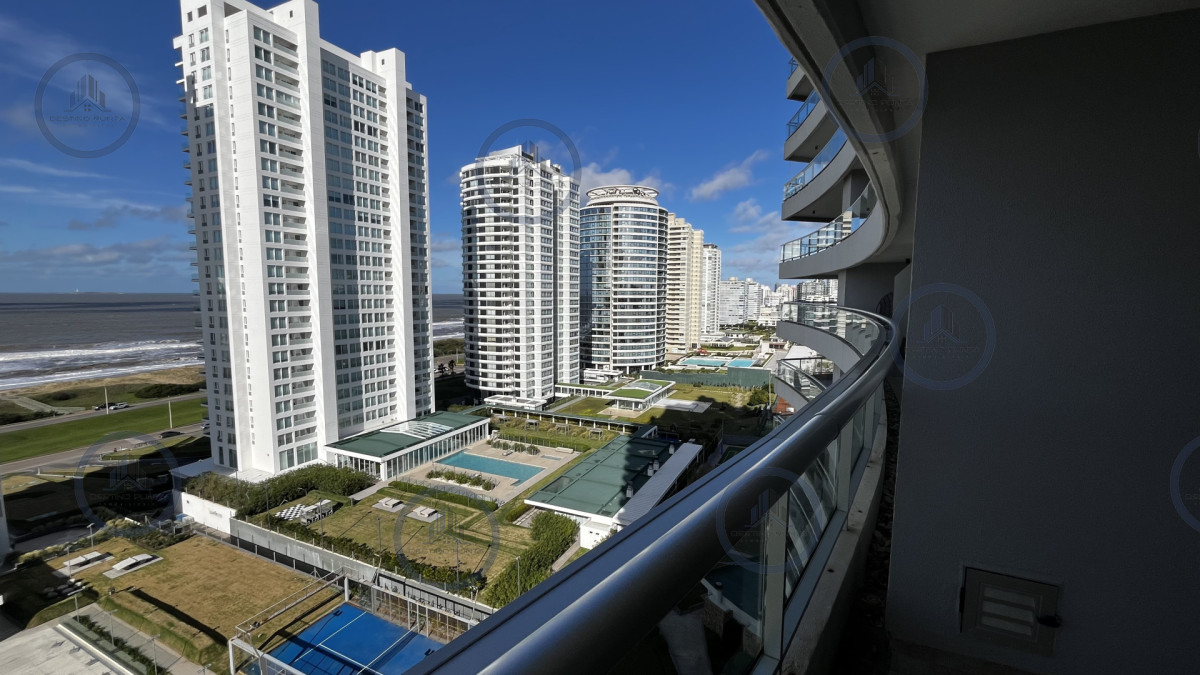 Apartamento ID.2769 - Apartamento esquinero en Look Brava – Playa Brava, Punta del Este
