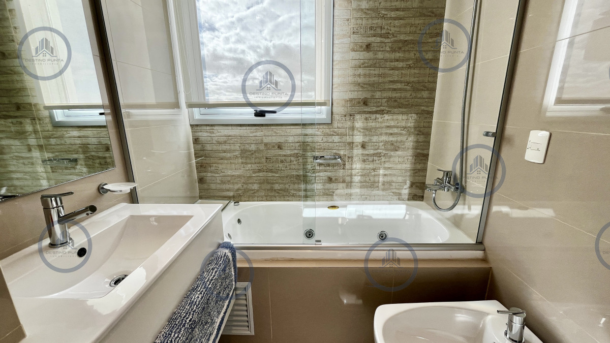 Apartamento ID.2769 - Apartamento esquinero en Look Brava – Playa Brava, Punta del Este