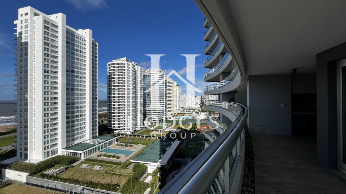 Apartamento ID.39 - Apartamento esquinero en Look Brava 3 dormitorios - Playa Brava, Punta del Este