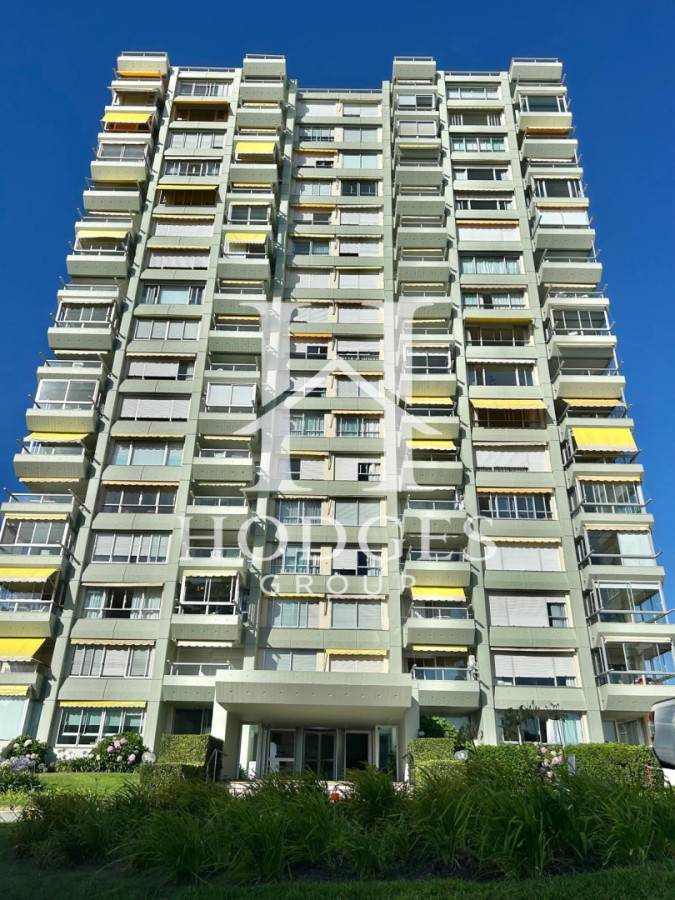 Apartamento ID.371 - Excelente apartamento en primera linea de Playa Mansa
