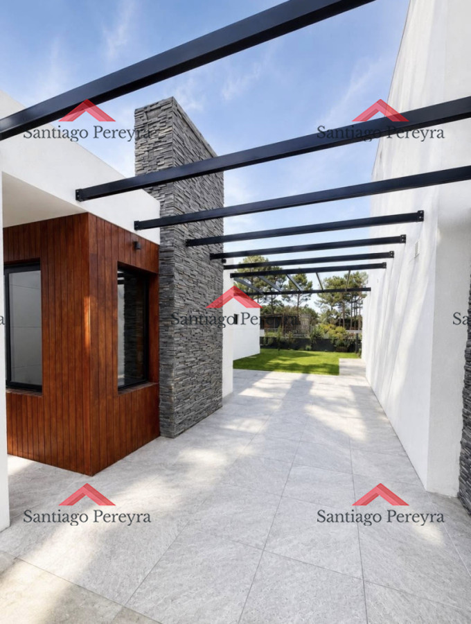 Casa en Pinares, Punta del Este — REF 17266