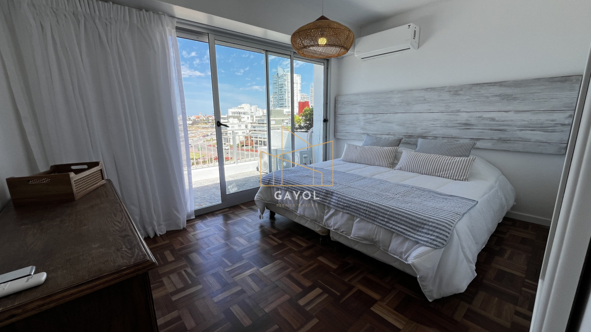 Apartamento ID.1055 - Penthouse en primera línea de península 