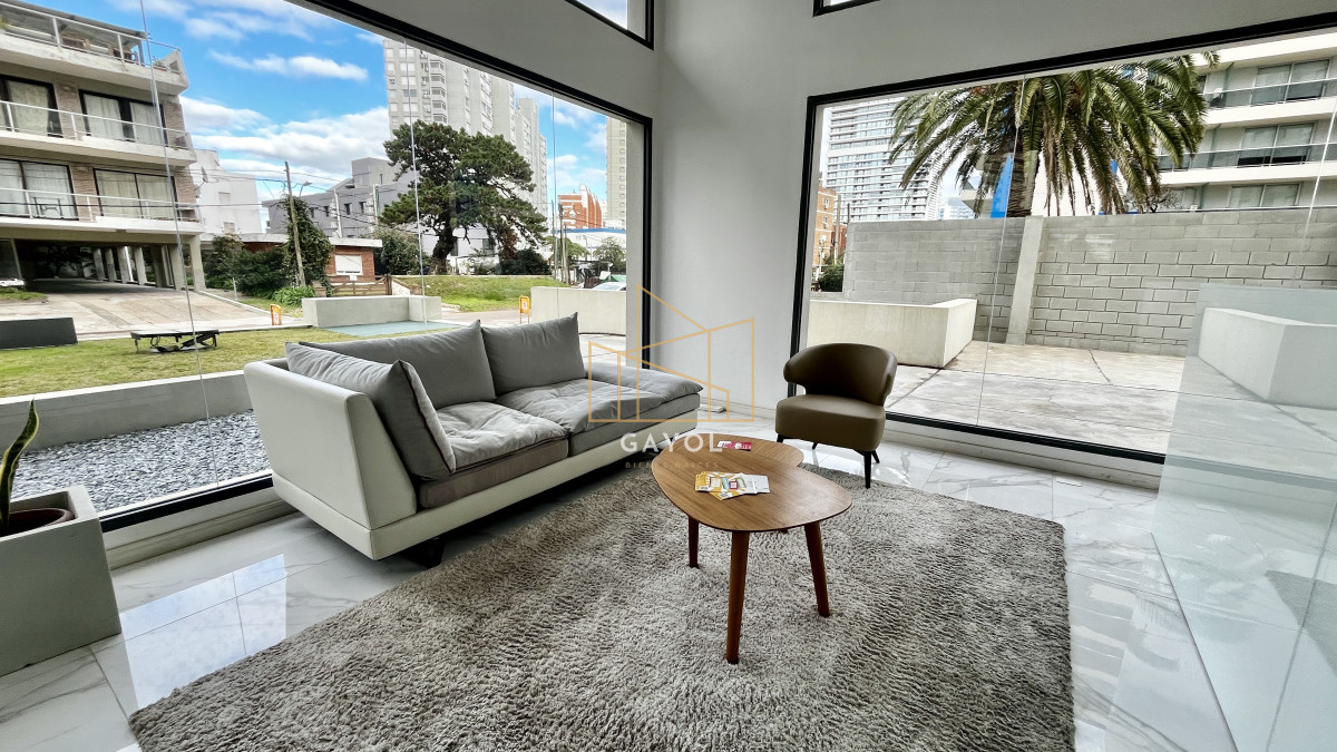 Apartamento ID.1317 - Apartamento de 1 dormitorio en piso alto con vista al mar y garaje