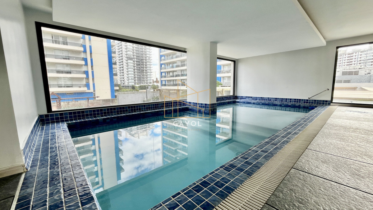 Apartamento ID.1317 - Apartamento de 1 dormitorio en piso alto con vista al mar y garaje