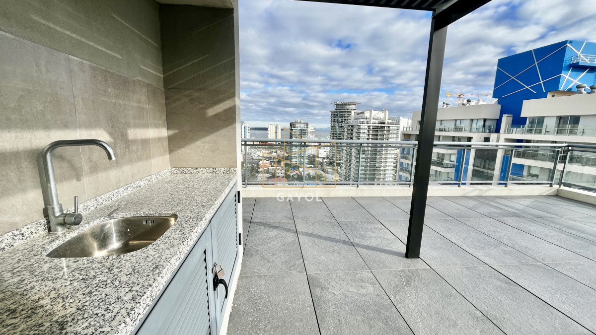 Apartamento ID.1317 - Apartamento de 1 dormitorio en piso alto con vista al mar y garaje