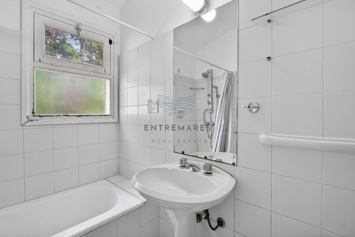 Casa ID.506 - Casa de excelente construcción en zona residencial de Cantegril