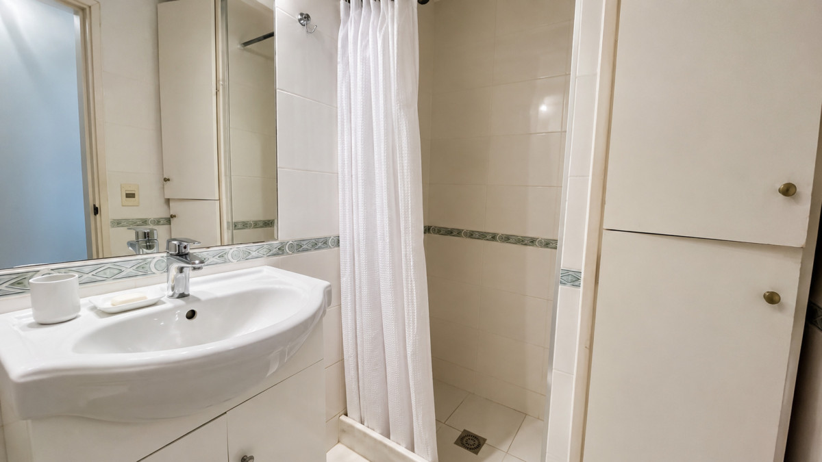 Apartamento ID.21097559 - Apartamento esquinero frente a Playa Brava