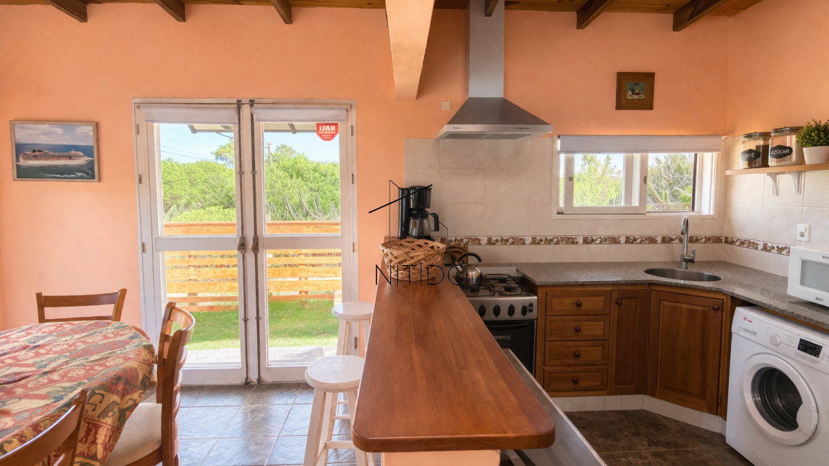 Casa ID.562 - Cómoda casa ubicada a 100 mts del mar en Balneario Buenos Aires