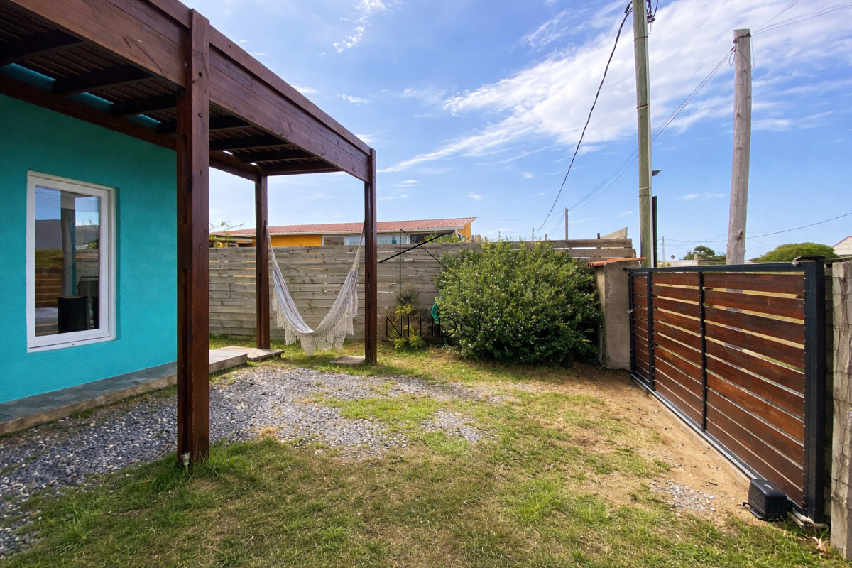 Casa ID.562 - Cómoda casa ubicada a 100 mts del mar en Balneario Buenos Aires