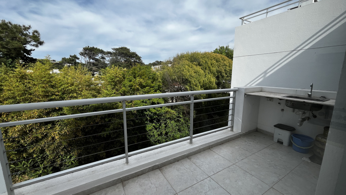 Apartamento ID.133 - Moderno apartamento con terraza y parrillero en alquiler de temporada
