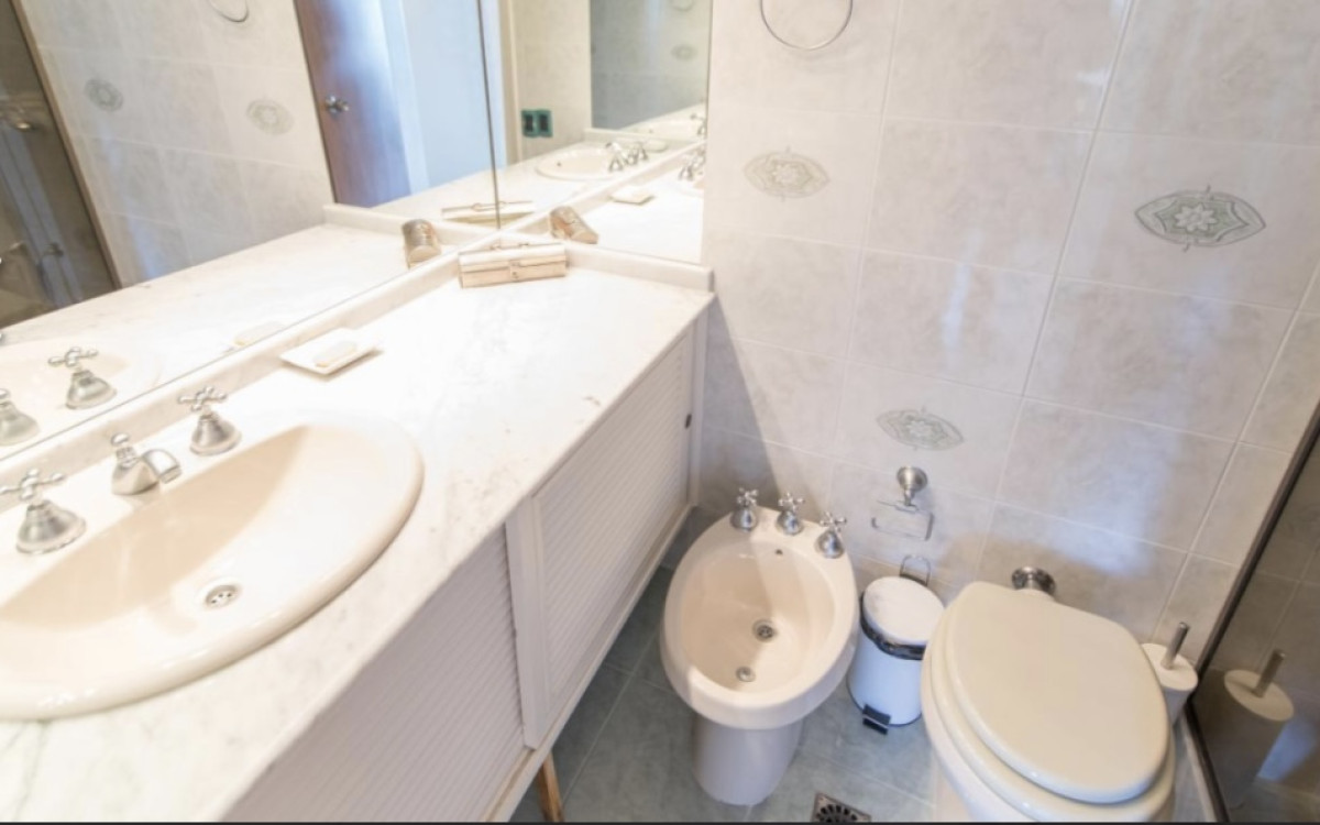 Apartamento ID.37 - Apartamento en Venta - Península, Punta del Este