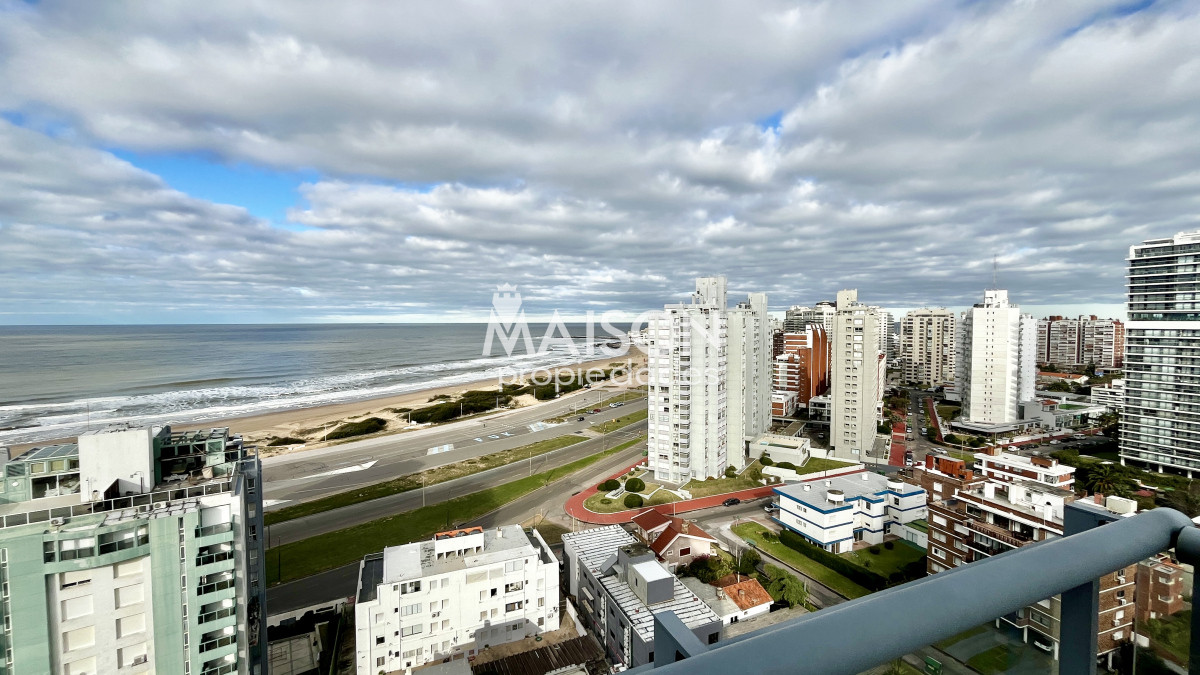 Apartamento ID.39 - Apartamento de 1 dormitorio en piso alto con vista al mar y garaje