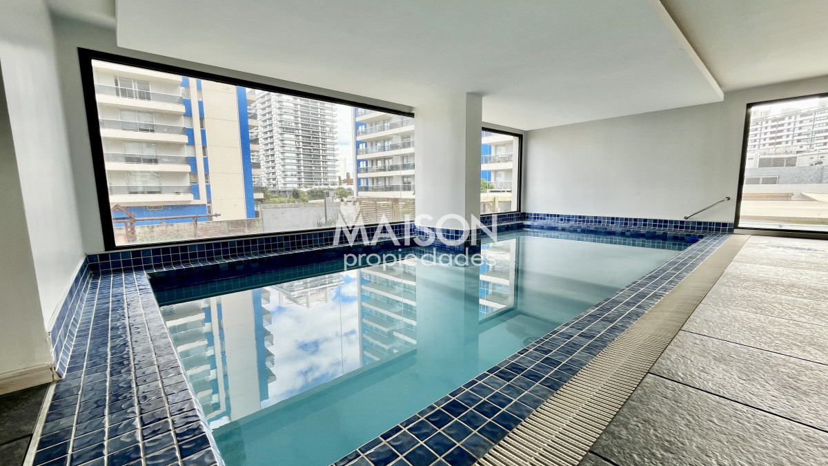 Apartamento ID.39 - Apartamento de 1 dormitorio en piso alto con vista al mar y garaje