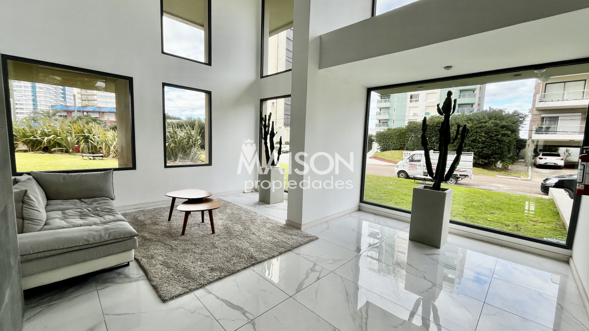 Apartamento ID.39 - Apartamento de 1 dormitorio en piso alto con vista al mar y garaje