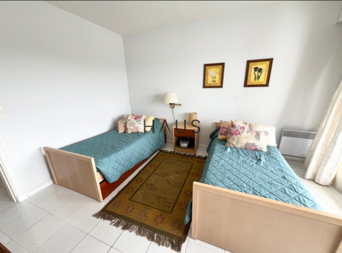 Apartamento ID.13 - apartamento en venta de 2 dormitorios, 2 baños en Playa Mansa, a 100 mts del mar 