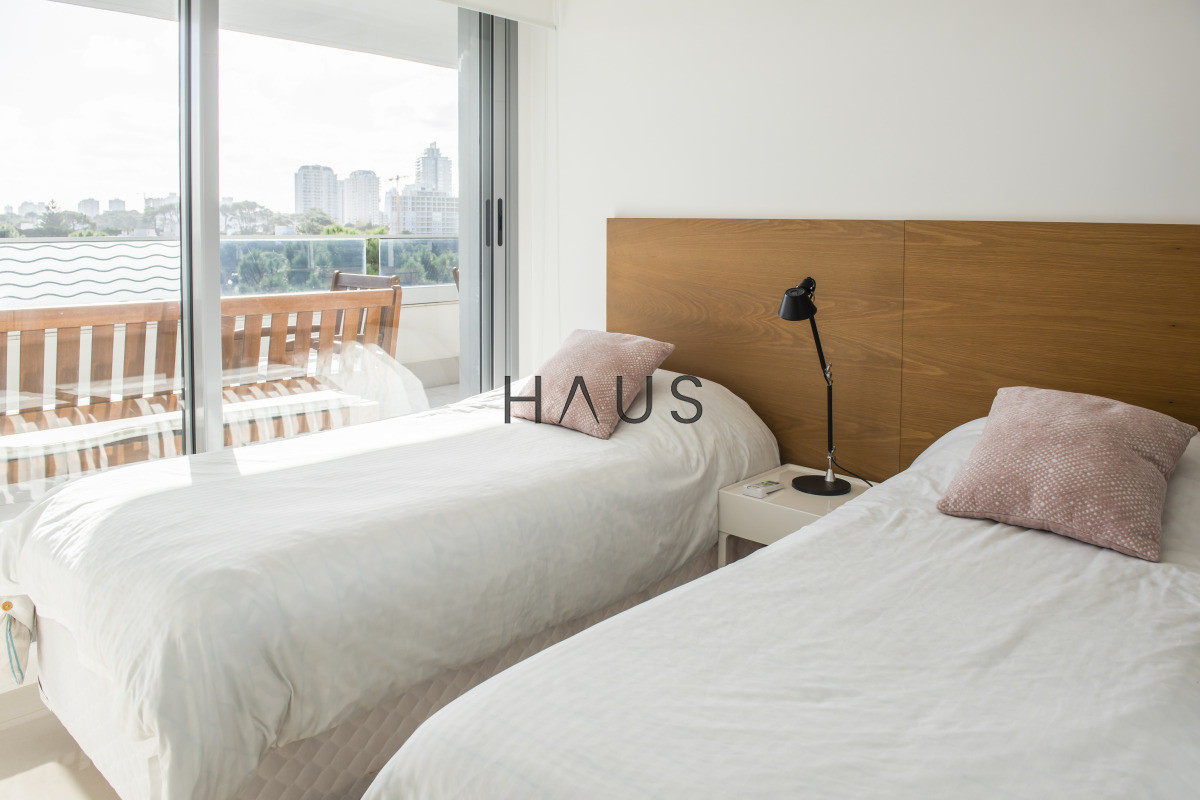 Apartamento ID.217 - Apartamento de 3 dormitorios en Playa Brava - A 150 metros del mar