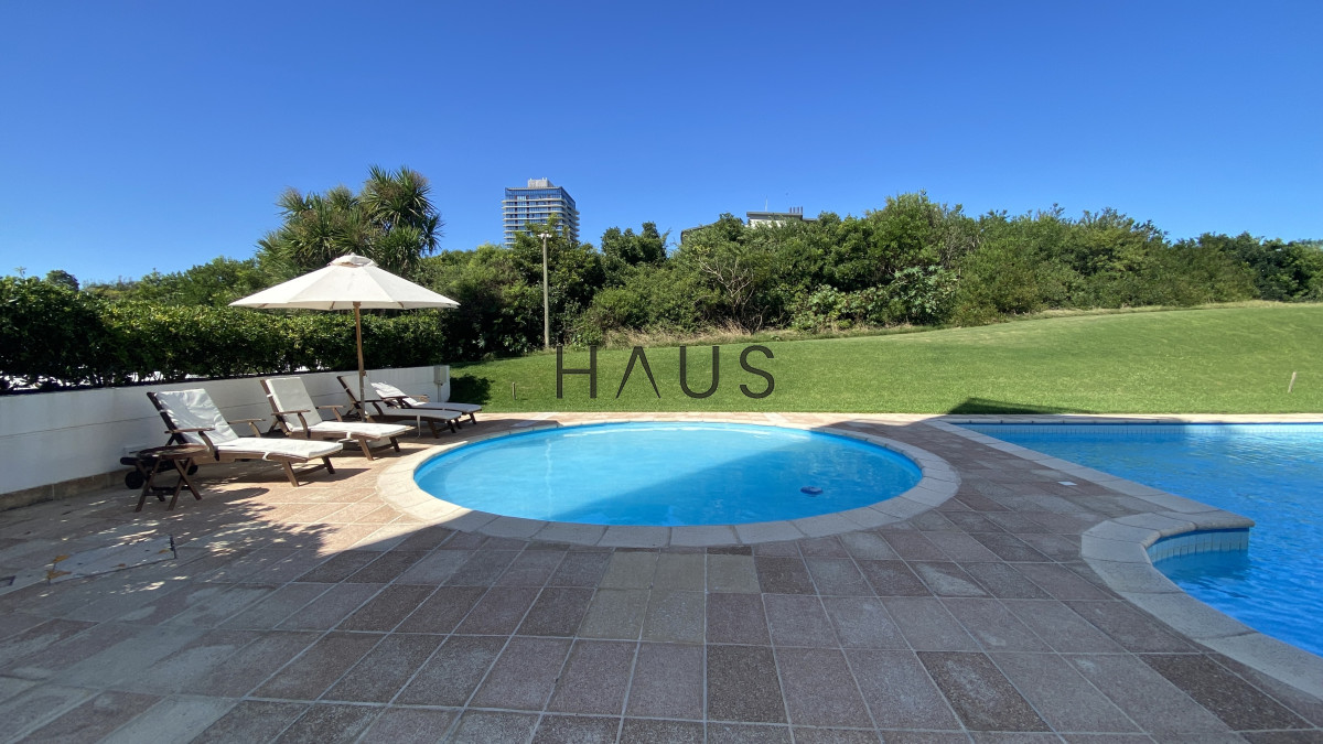 Apartamento ID.279 - Amplio y renovado apartamento frente al mar en Playa Brava